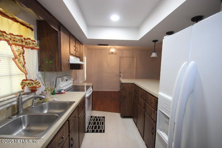 Interior, Kitchen, Pendant Lights, Recessed Lighting, Wood Texture Flooring