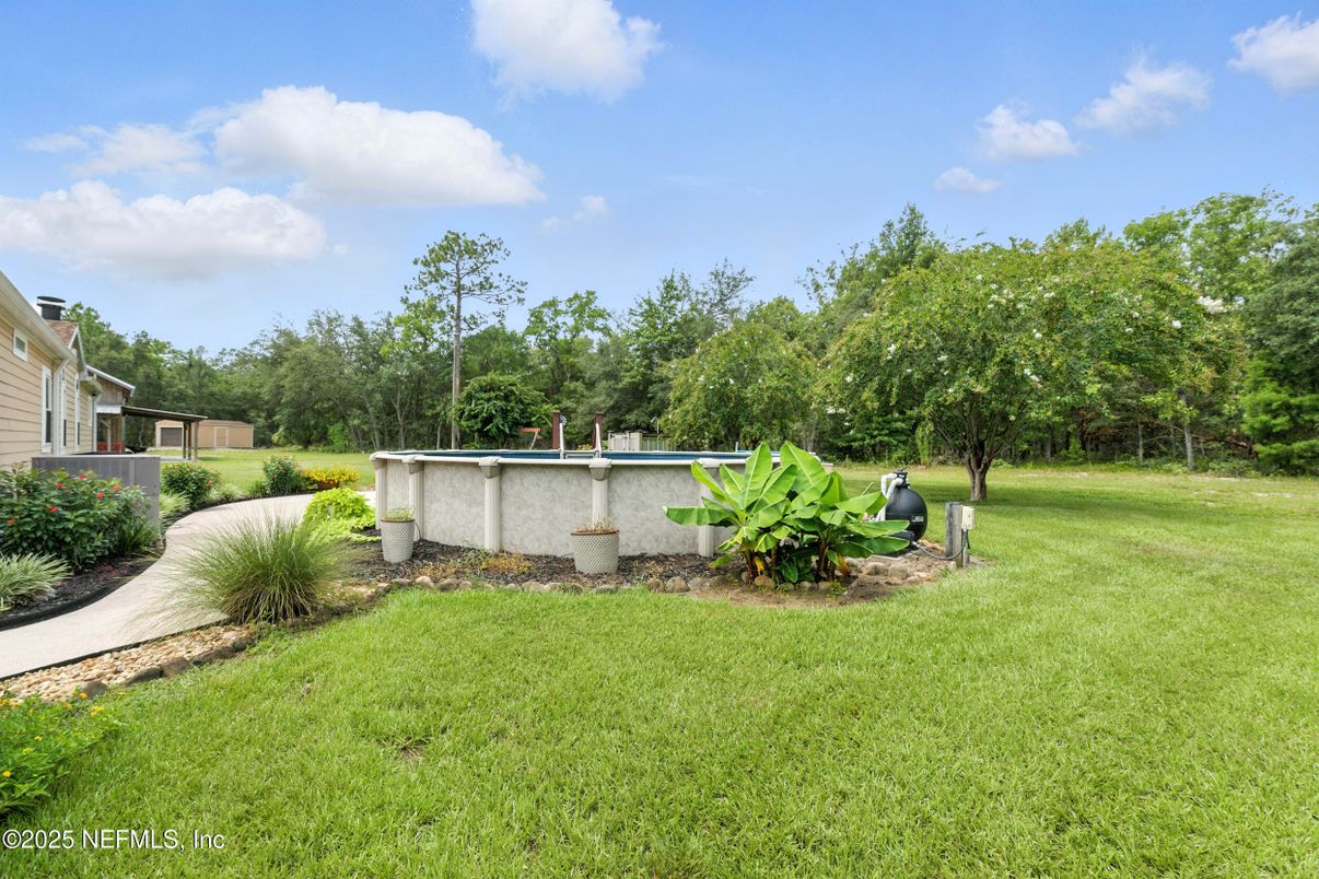 Backyard, Exterior