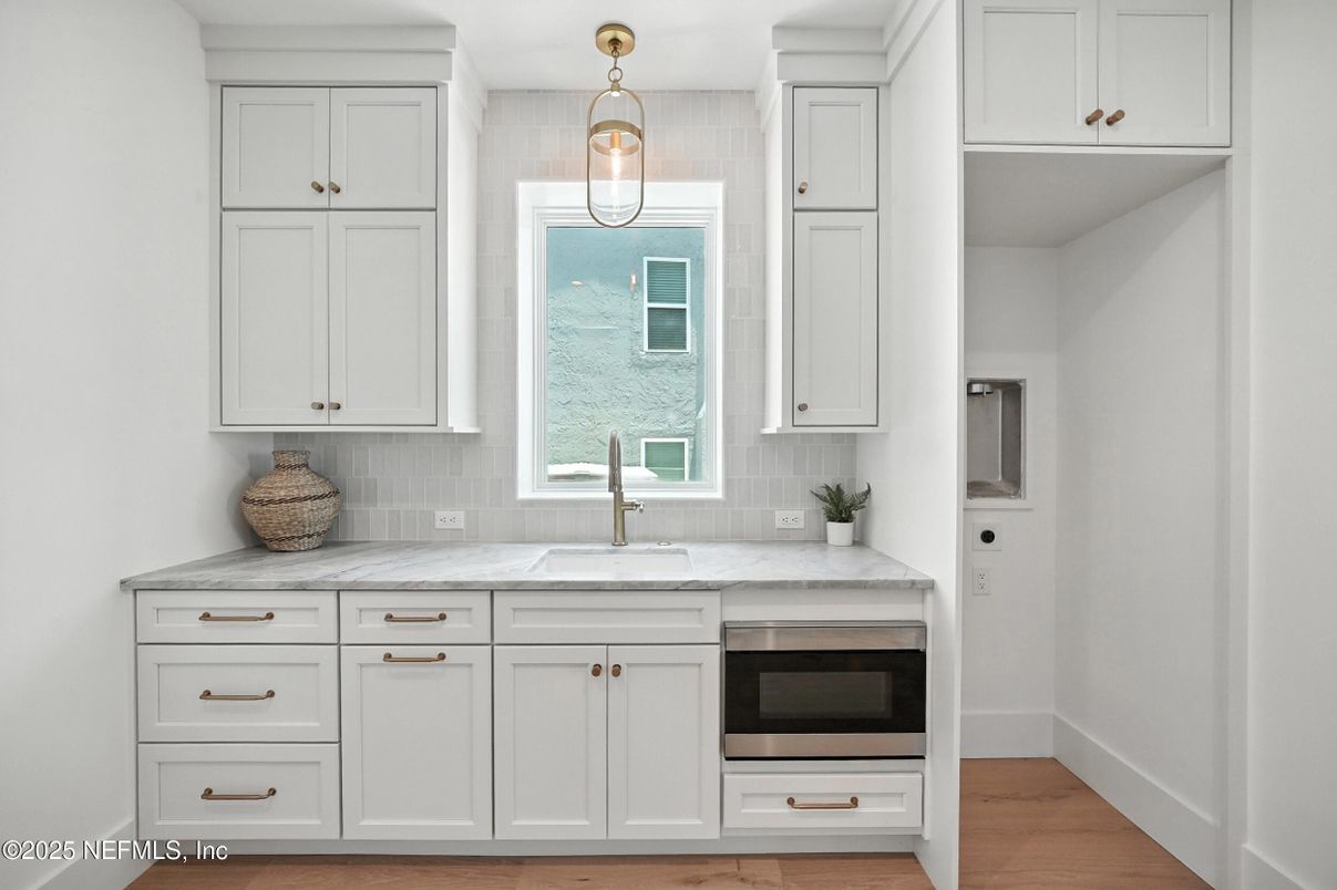 Interior, Kitchen, Pendant Lights, Wood Texture Flooring