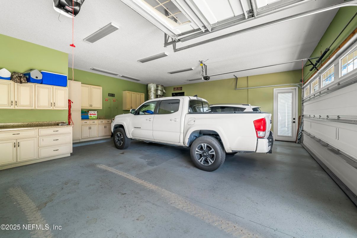 Garage, Interior