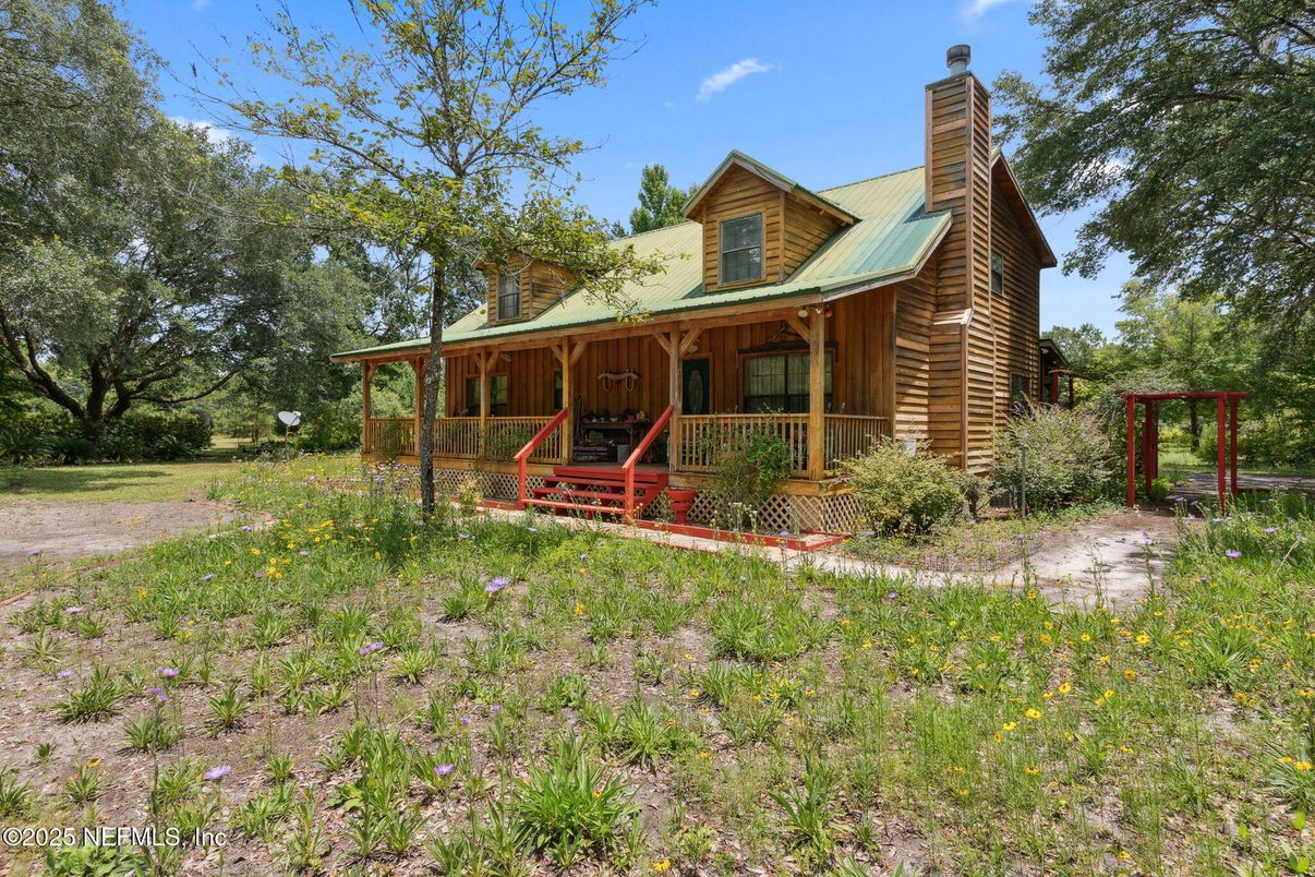 Backyard, Exterior, Facade, Log Home