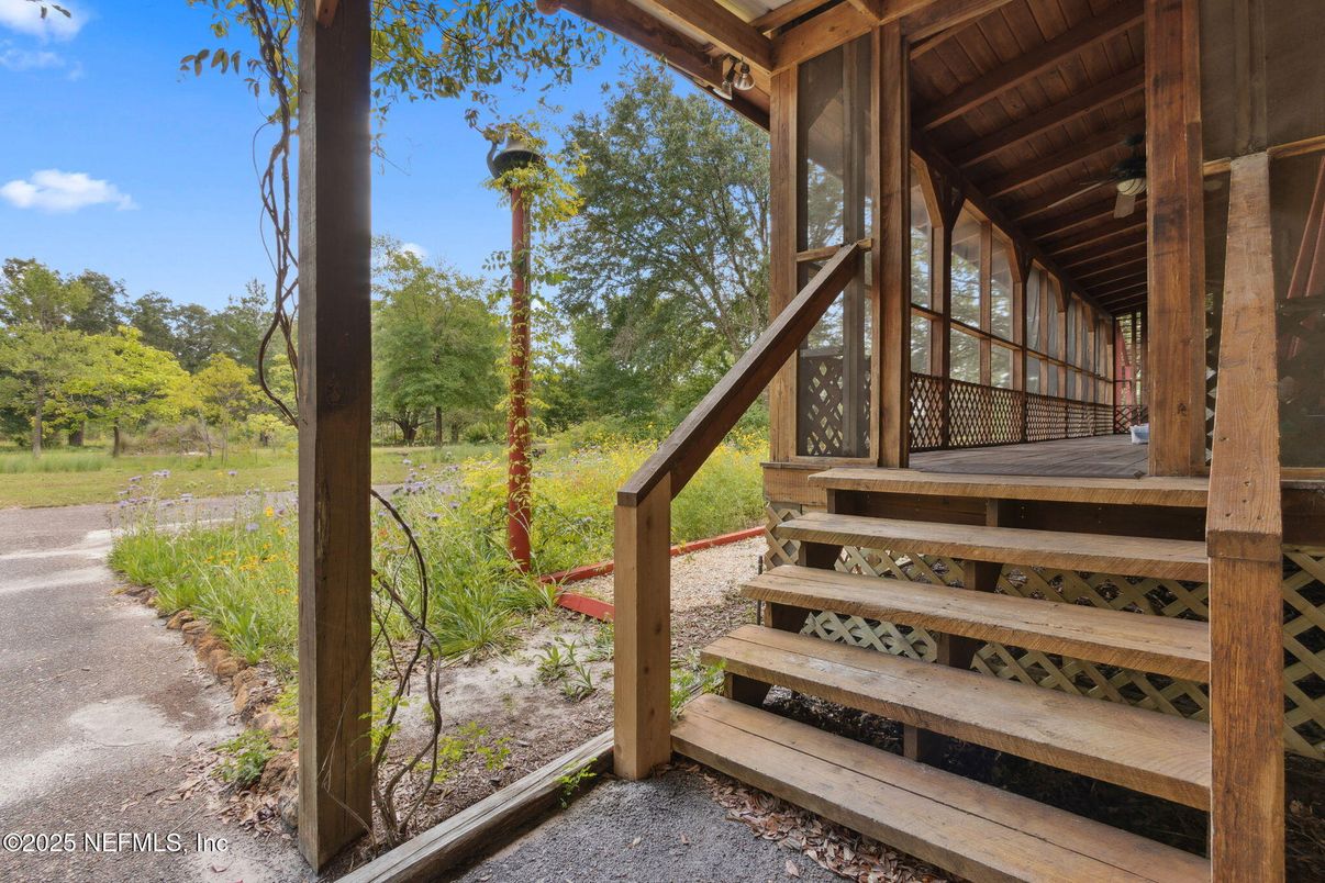 Backyard, Exterior