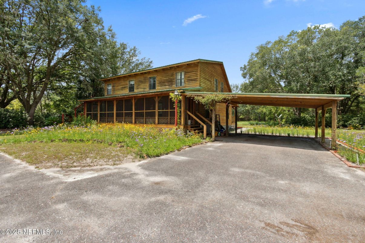 Backyard, Exterior