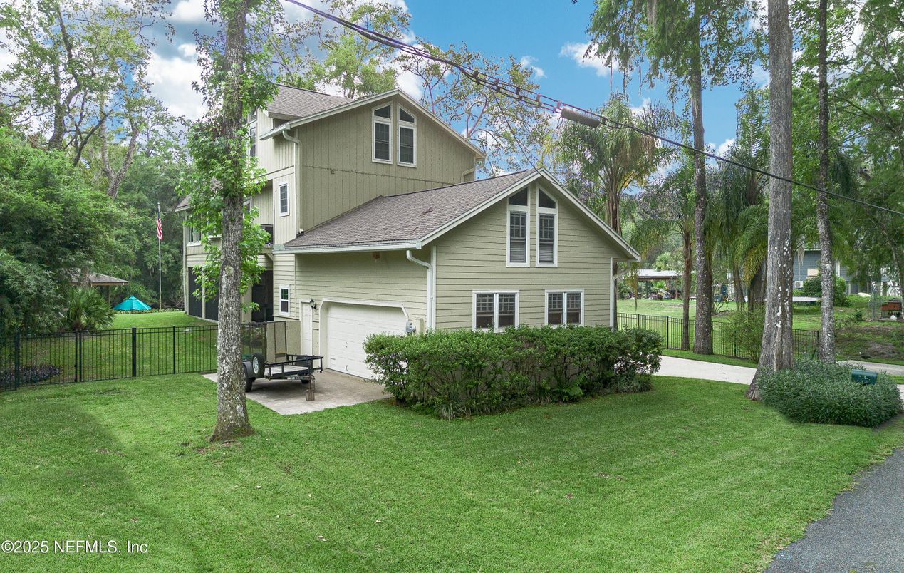 Attached, Backyard, Exterior, Facade, American Craftsman