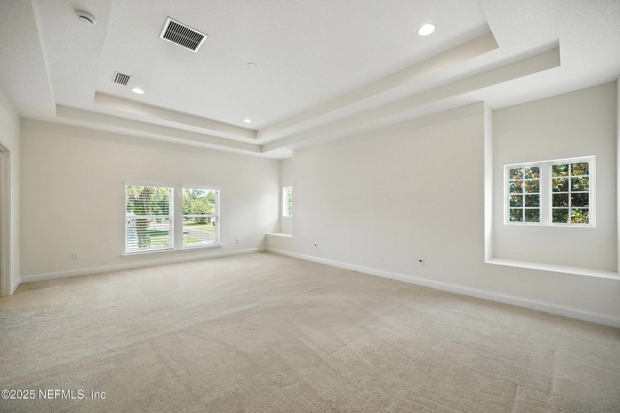 Empty room, Interior, Recessed Lighting