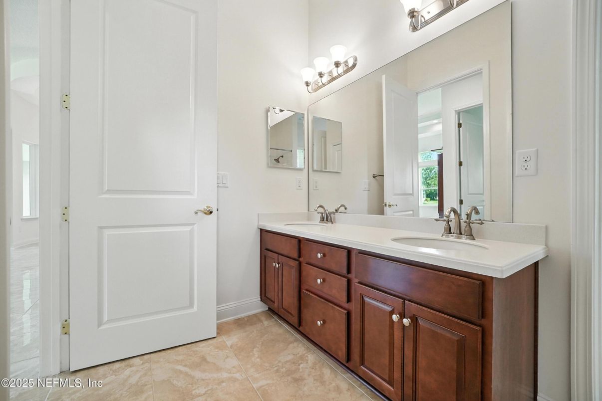 Bathroom, Dual Sink Vanities, Interior