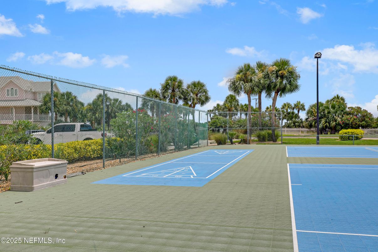 Exterior, Tennis Courts
