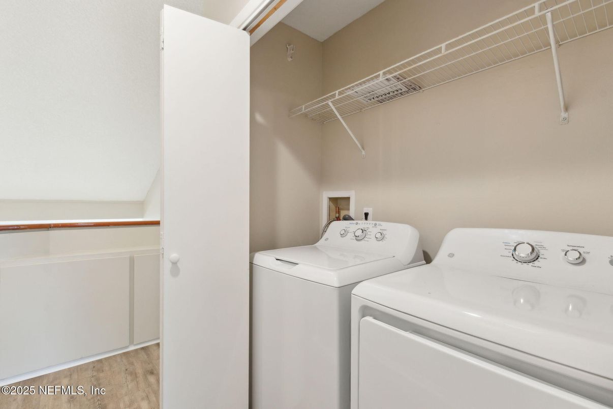 Interior, Utility Closets, Washer, Wood Texture Flooring