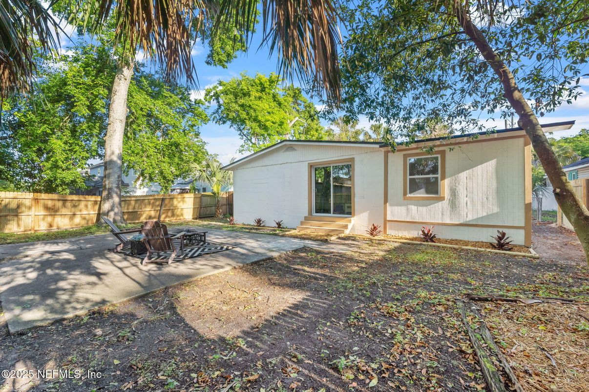 Backyard, Exterior
