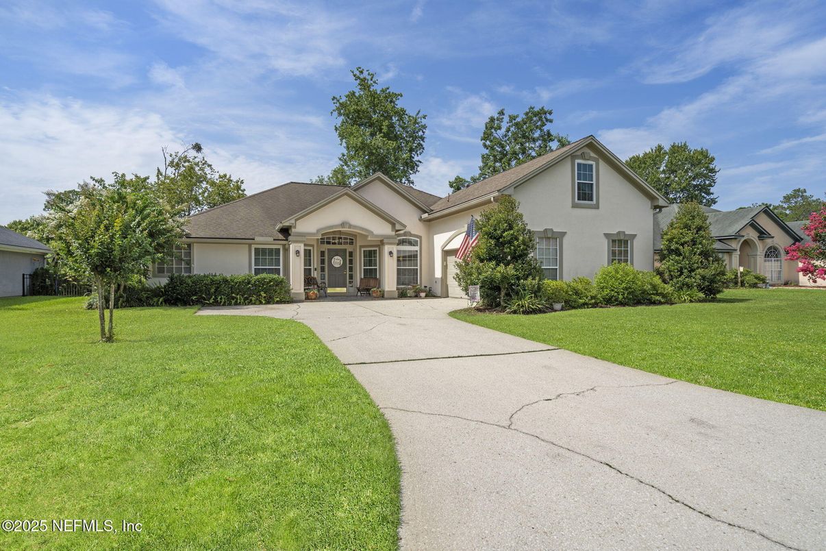 Backyard, Exterior, Facade, Ranch