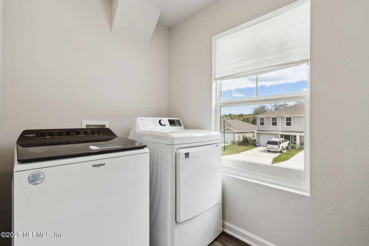Interior, Washer, Wood Texture Flooring