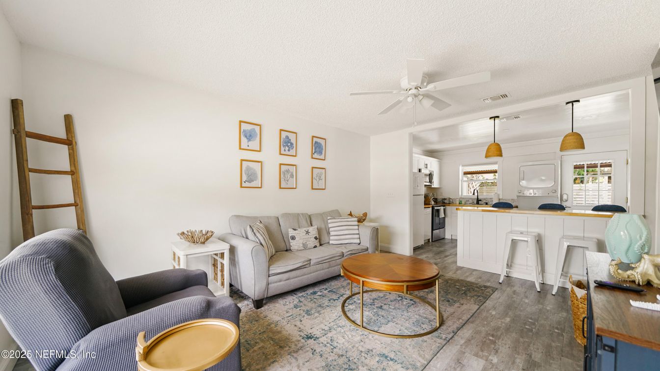 Interior, Kitchen, Pendant Lights, Wood Texture Flooring