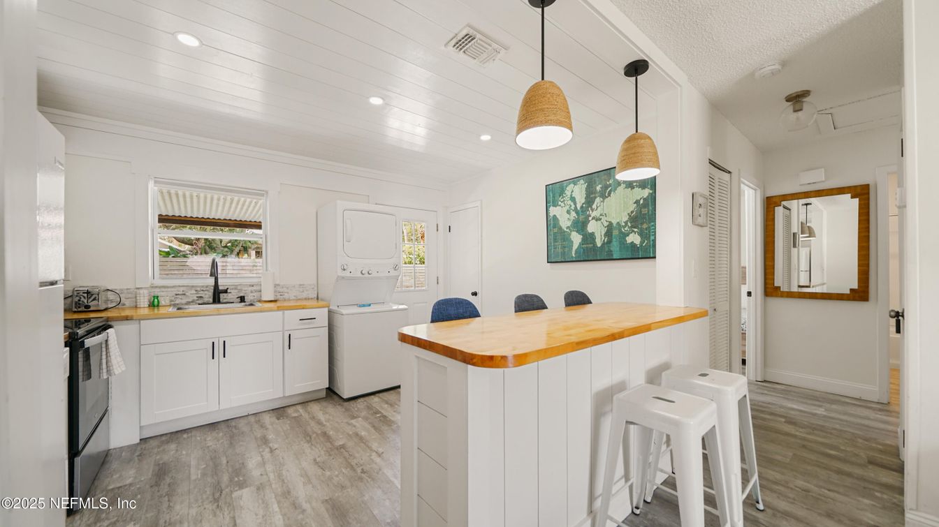 Interior, Kitchen, Pendant Lights, Recessed Lighting, Wood Texture Flooring