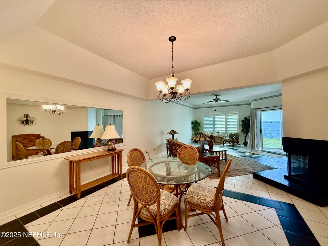 Chandelier, Dining room, Interior