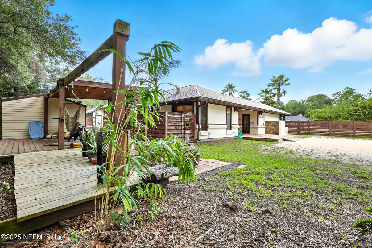 Backyard, Exterior