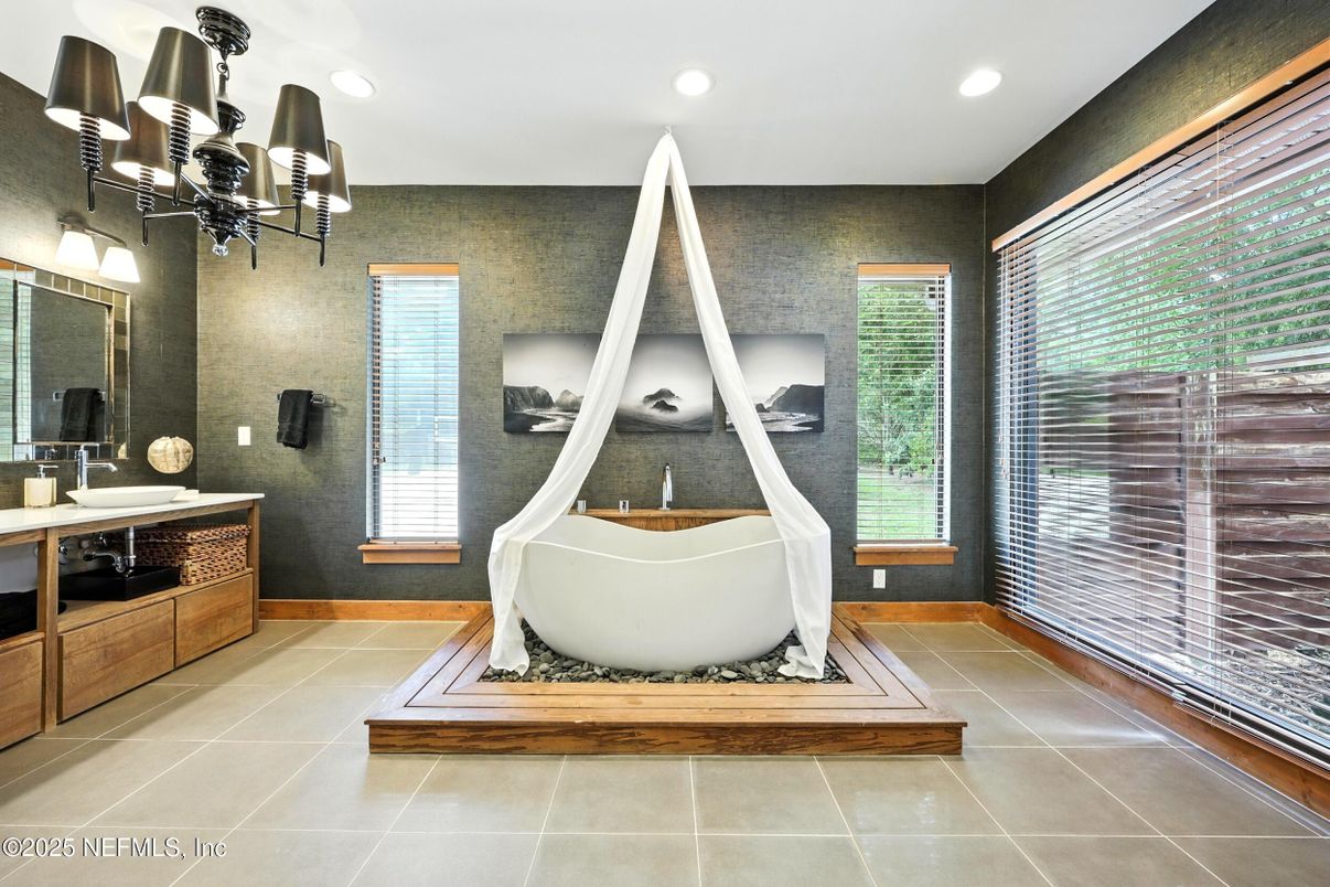 Bathroom, Interior, Recessed Lighting