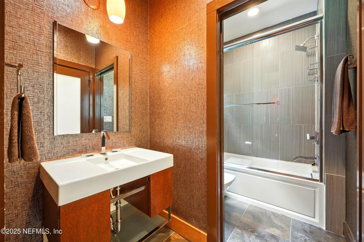 Bathroom, Interior, Recessed Lighting