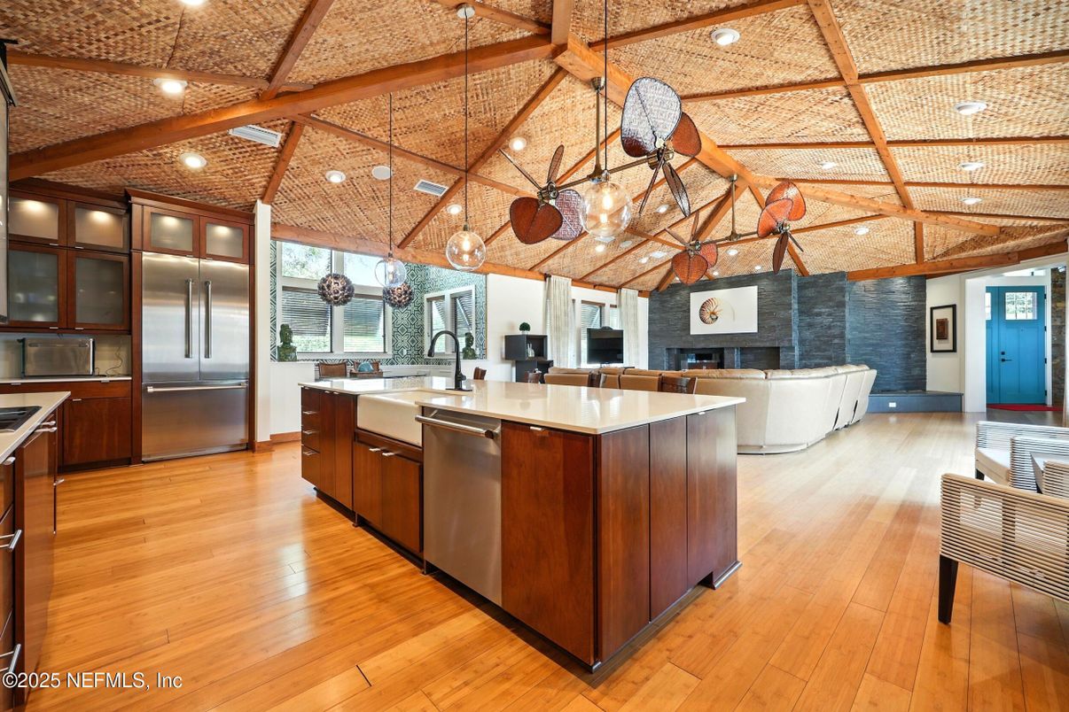 Interior, Kitchen, Living room, Recessed Lighting, Stainless Steel Appliances, Wooden Beams, Wooden Ceilings, Wood Texture Flooring