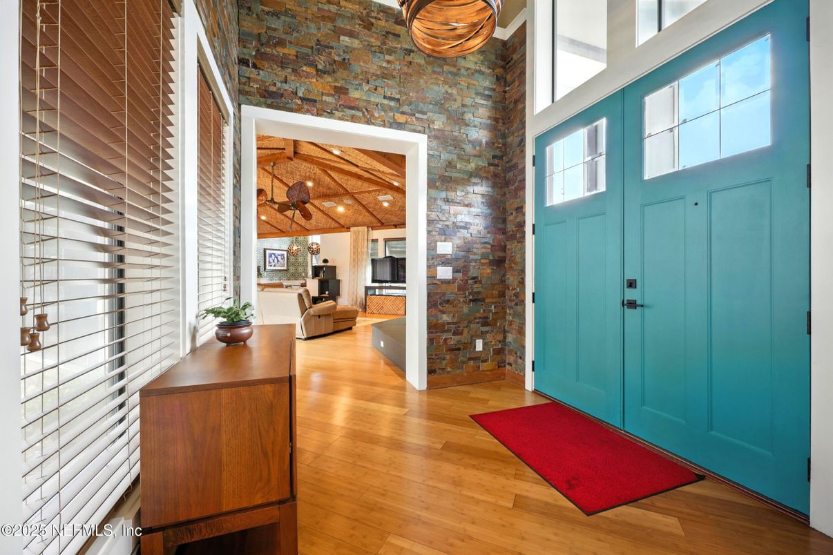 Interior, Pendant Lights, Wood Texture Flooring