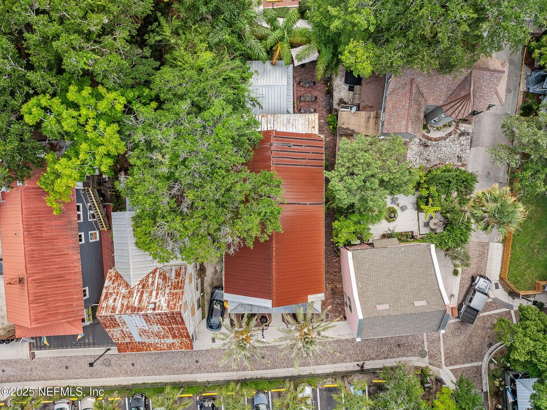Exterior, Drone