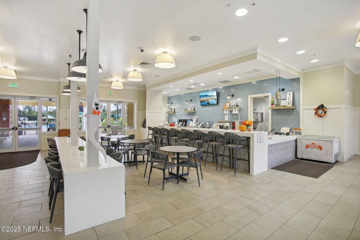 Dining room, Interior, Pendant Lights, Recessed Lighting