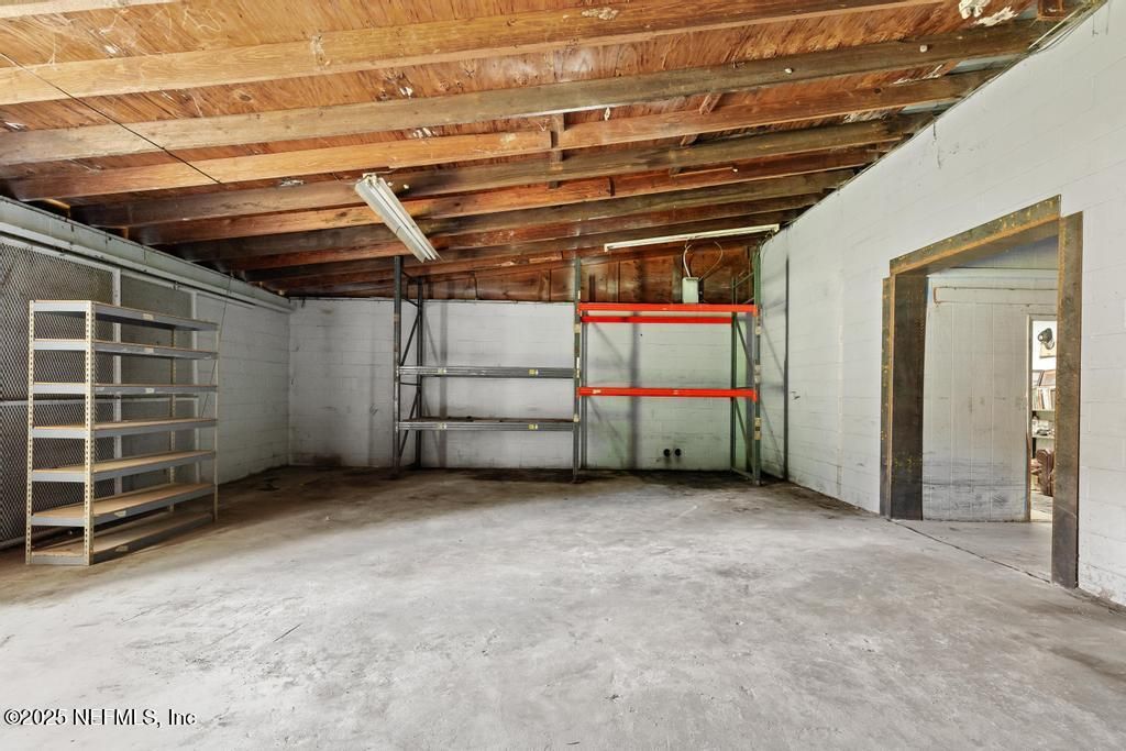 Garage, Interior, Wooden Beams, Wooden Ceilings