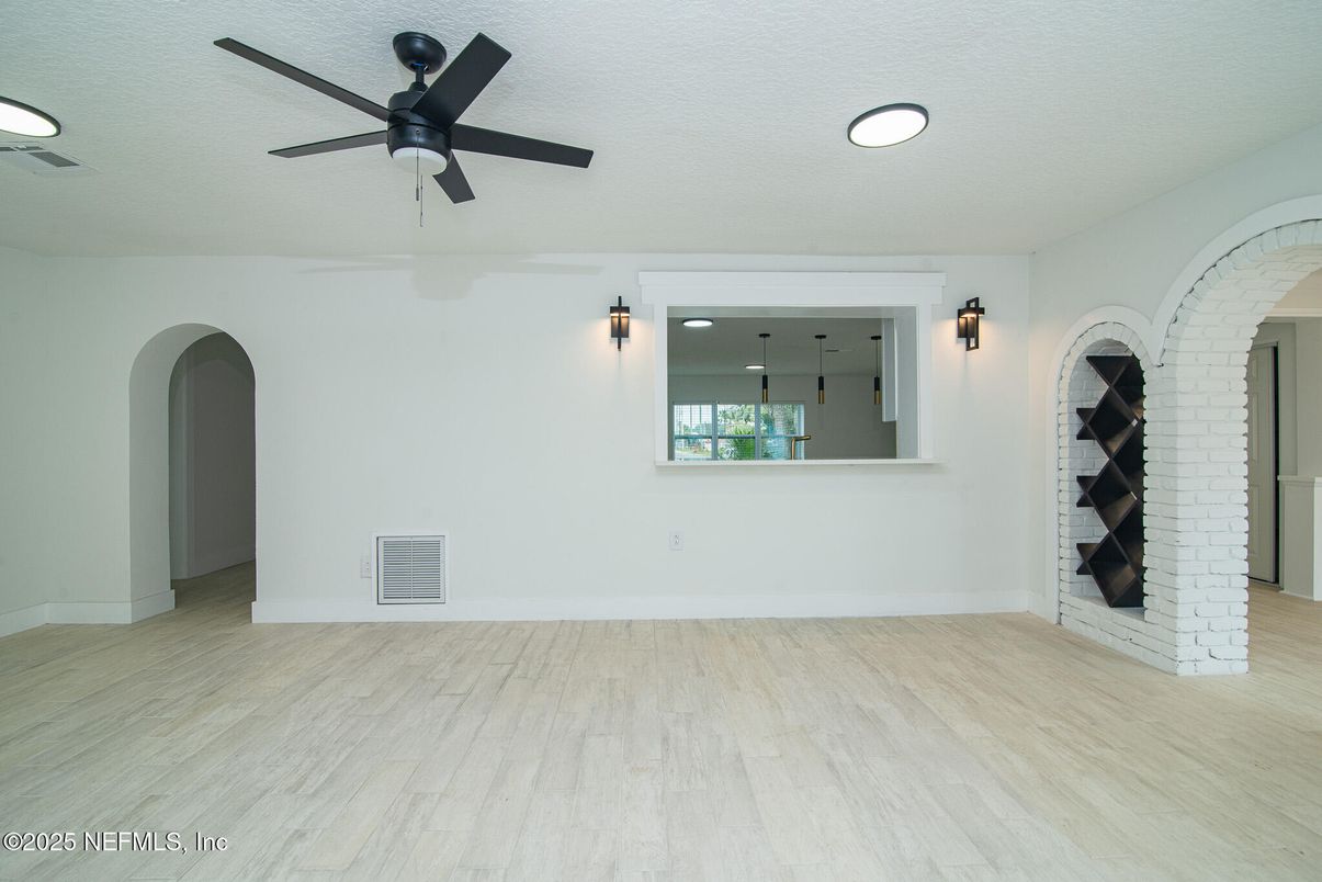 Empty room, Interior, Recessed Lighting, Wood Texture Flooring