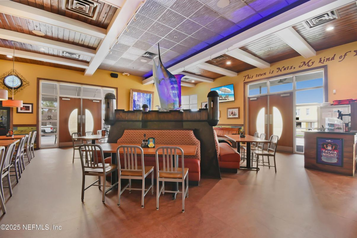 Dining room, Interior, Pendant Lights, Recessed Lighting