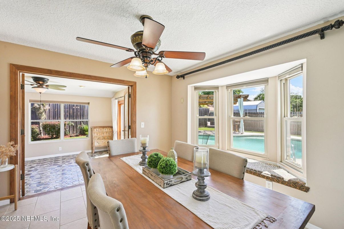 Dining room, Interior, Recessed Lighting, Water