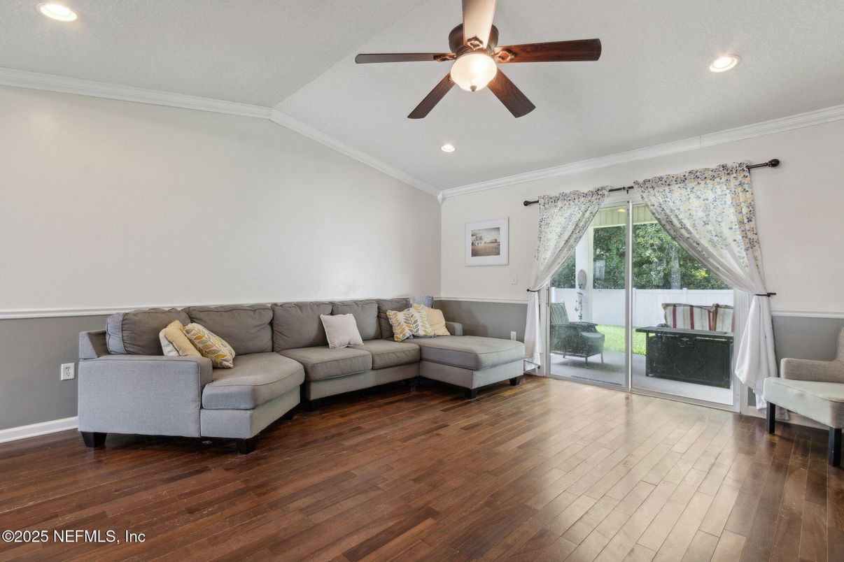 Interior, Living room, Recessed Lighting, Wood Texture Flooring