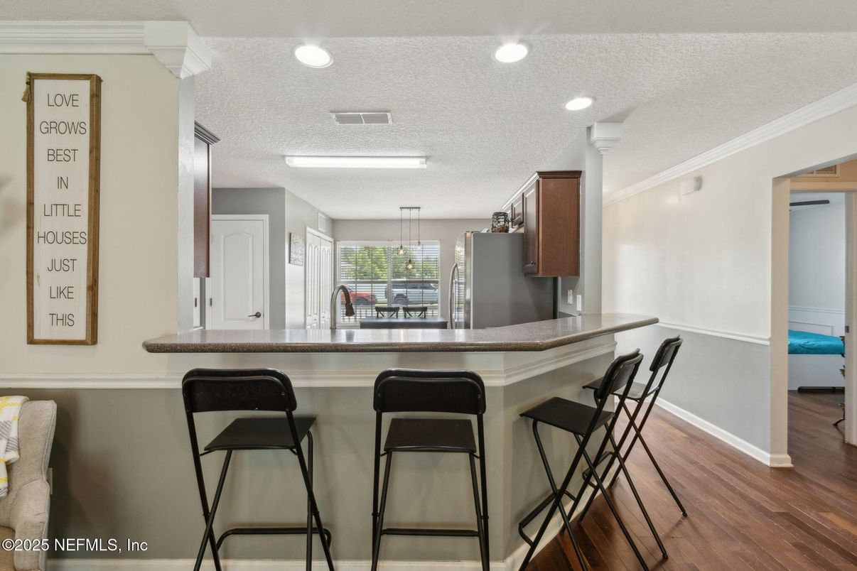 Interior, Recessed Lighting, Wood Texture Flooring