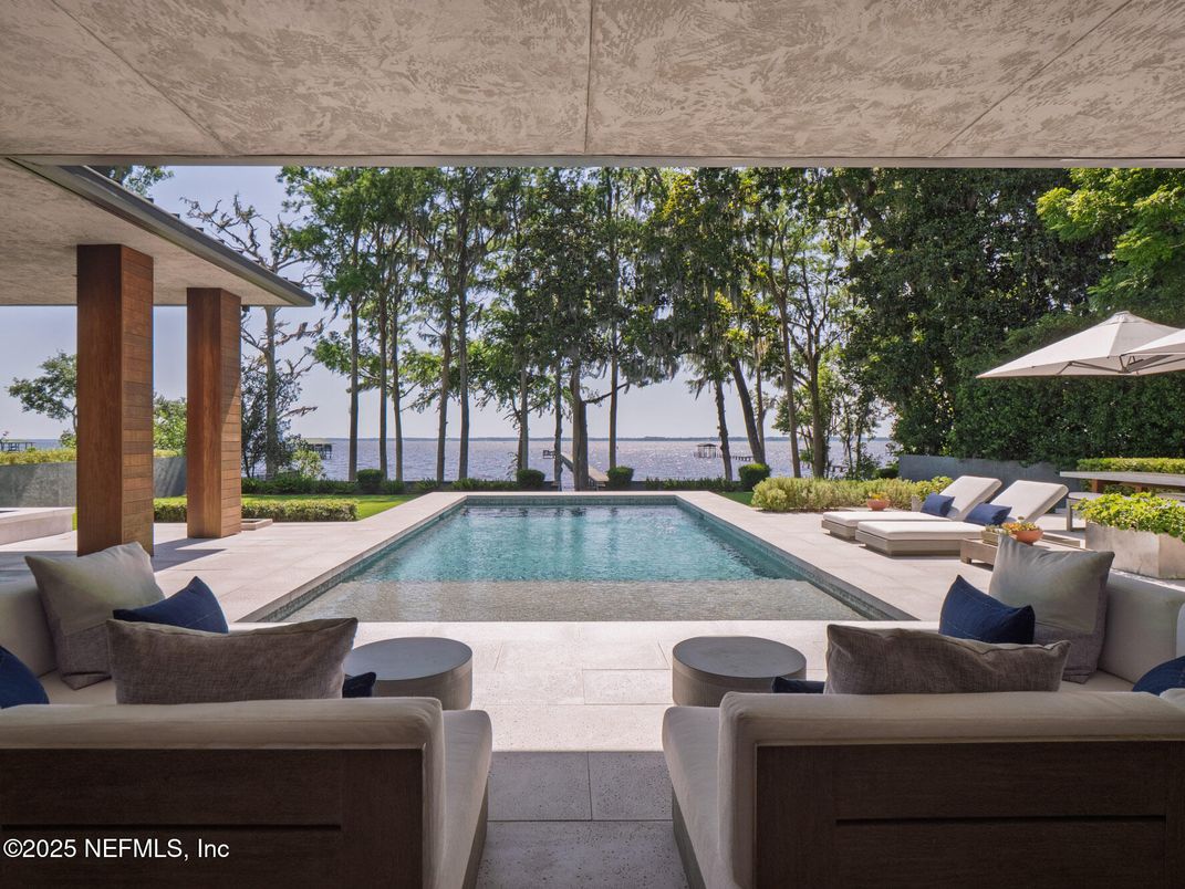 Exterior, Pool, Water