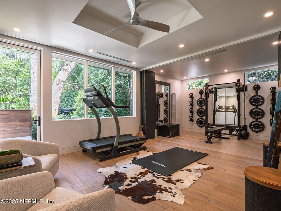 Fitness Equipment, Interior, Recessed Lighting, Wood Texture Flooring