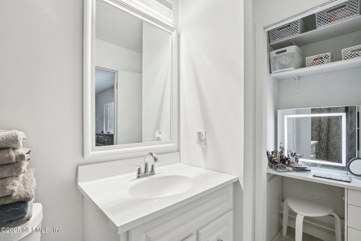 Bathroom, Home Office, Interior