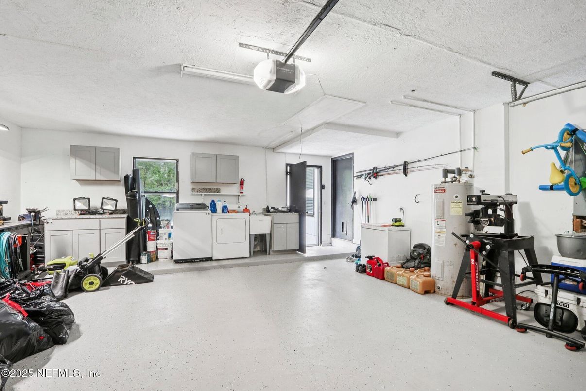 Fitness Equipment, Garage, Interior, Recessed Lighting