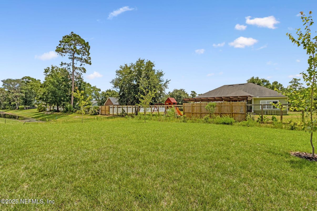 Backyard, Exterior