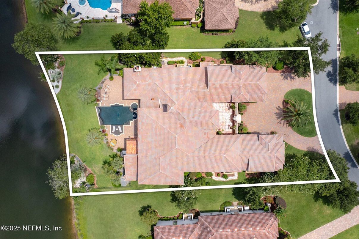 Exterior, Drone