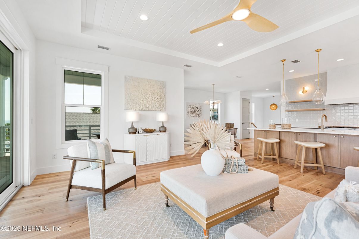 Interior, Pendant Lights, Recessed Lighting, Wood Texture Flooring