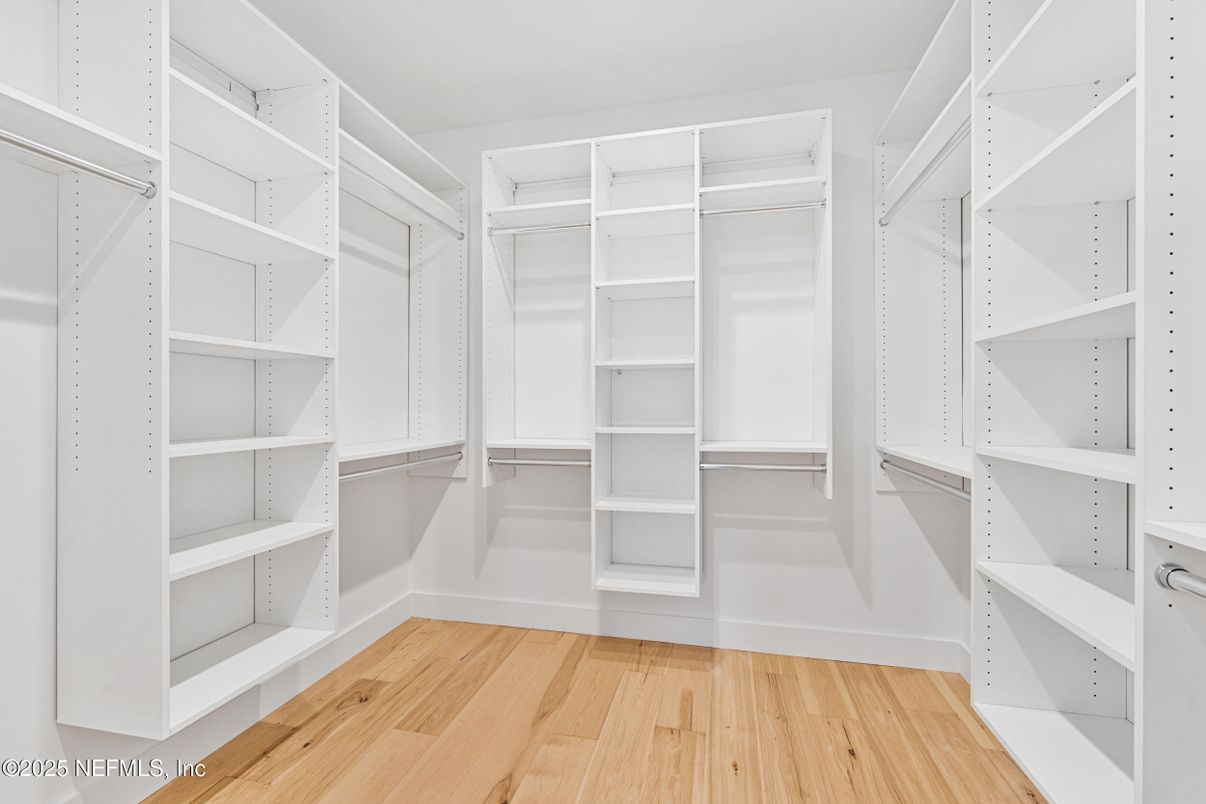 Interior, Walk-in Closets, Wood Texture Flooring