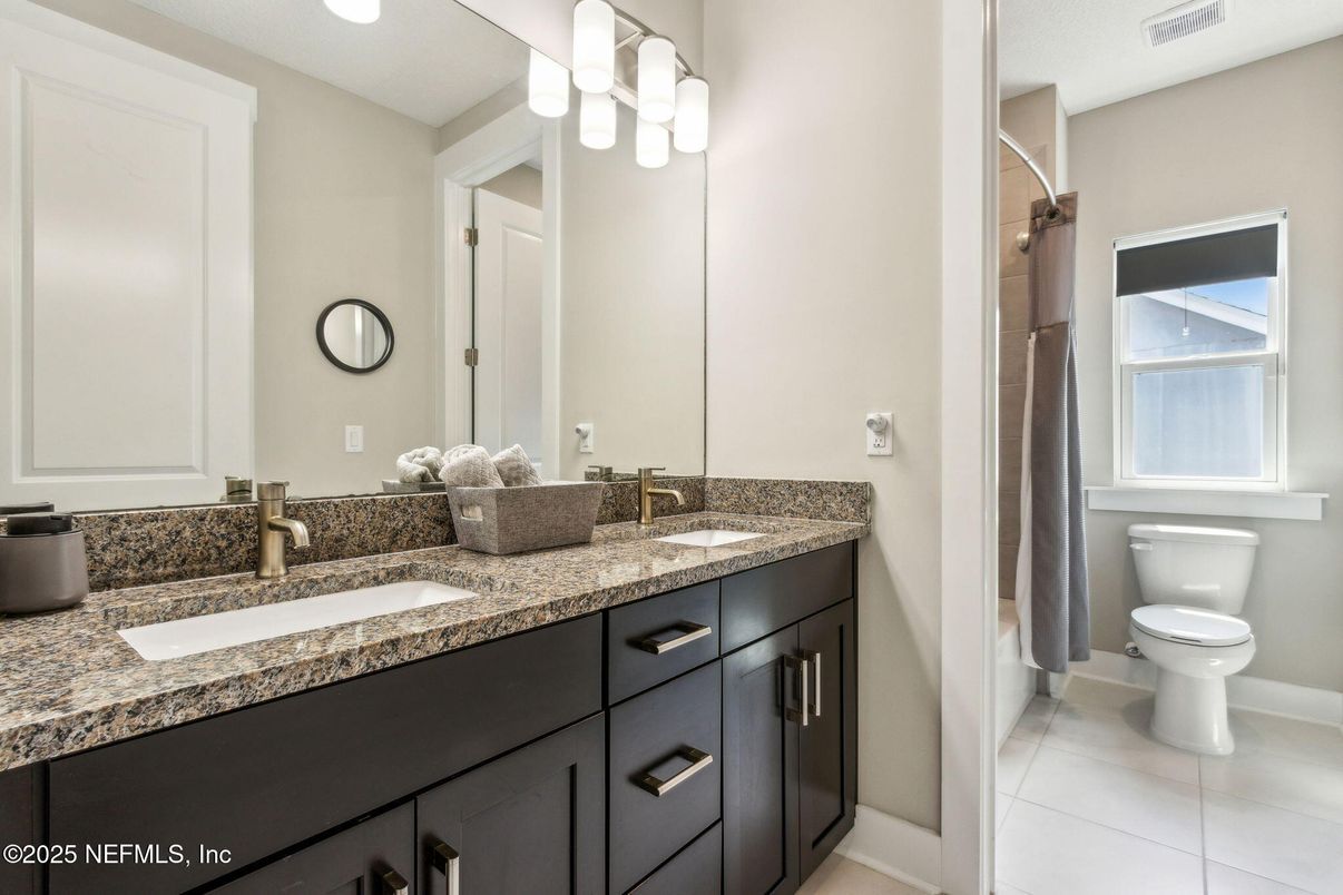 Bathroom, Dual Sink Vanities, Interior, Recessed Lighting