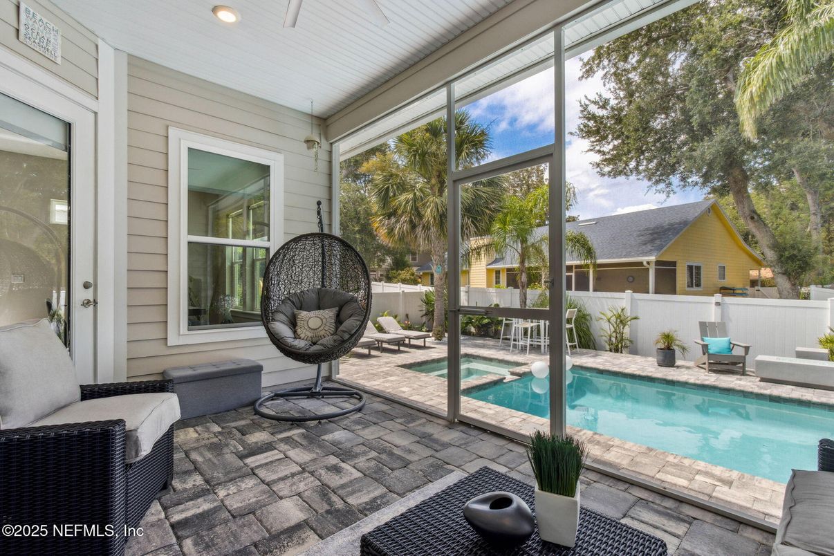 Interior, Pool, Sun Room