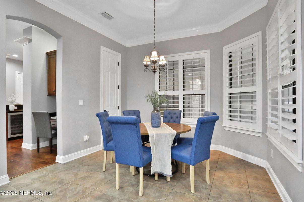 Chandelier, Dining room, Interior, Pendant Lights, Recessed Lighting, Wood Texture Flooring