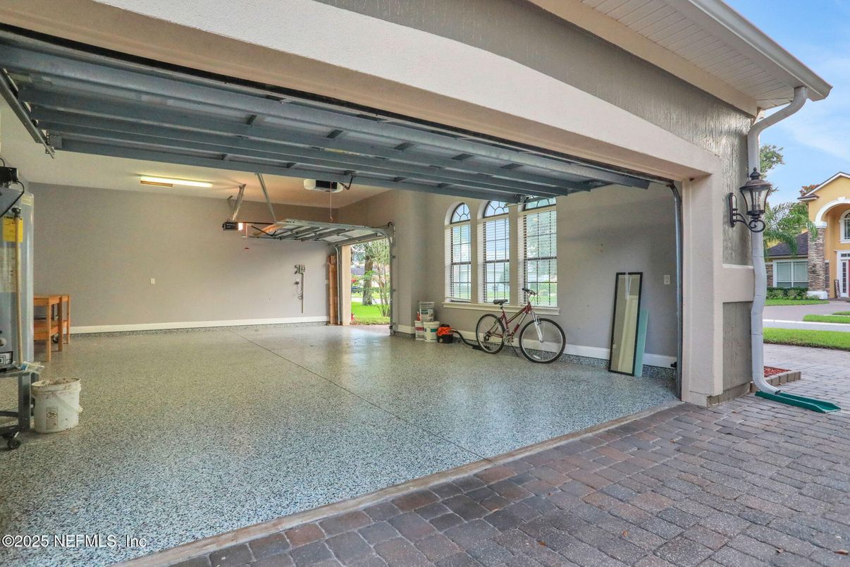 Garage, Interior