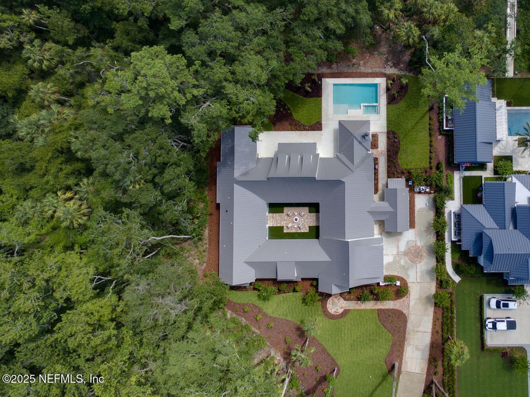 Exterior, Drone