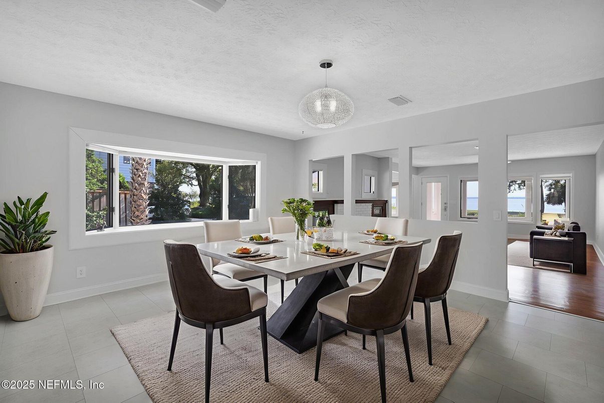 Chandelier, Dining room, Interior, Pendant Lights
