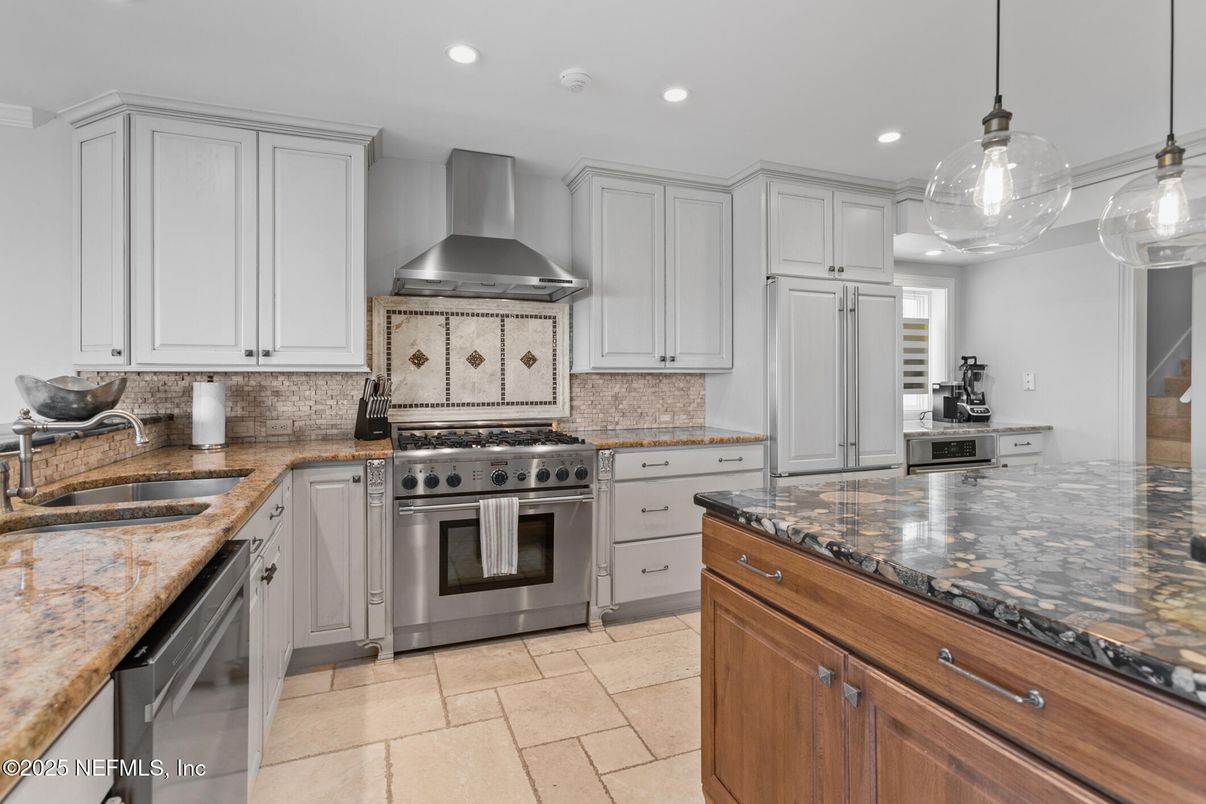 Interior, Kitchen, Pendant Lights, Recessed Lighting, Stainless Steel Appliances
