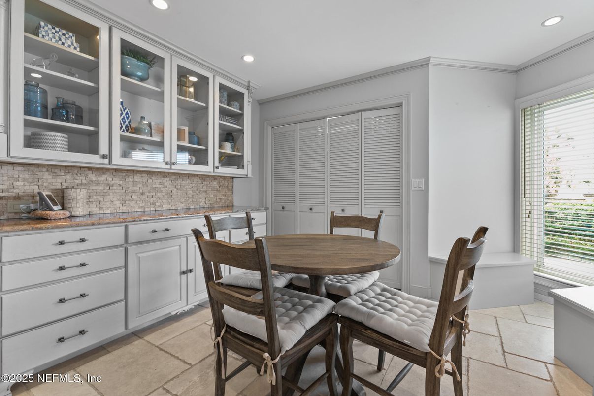 Dining room, Interior, Recessed Lighting