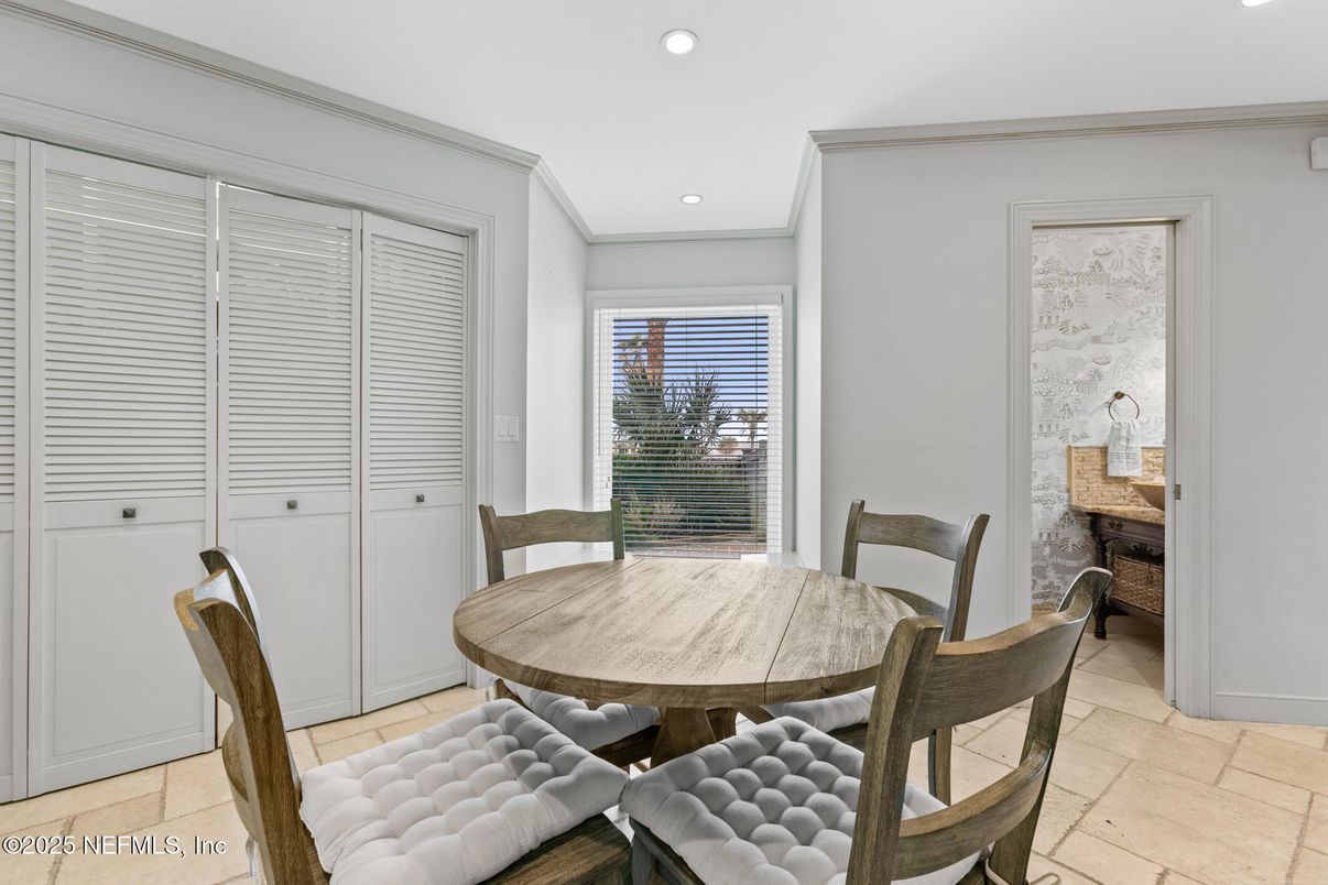 Dining room, Interior, Recessed Lighting