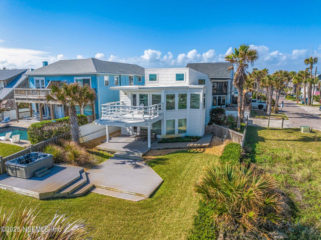 Backyard, Exterior, Hot Tub