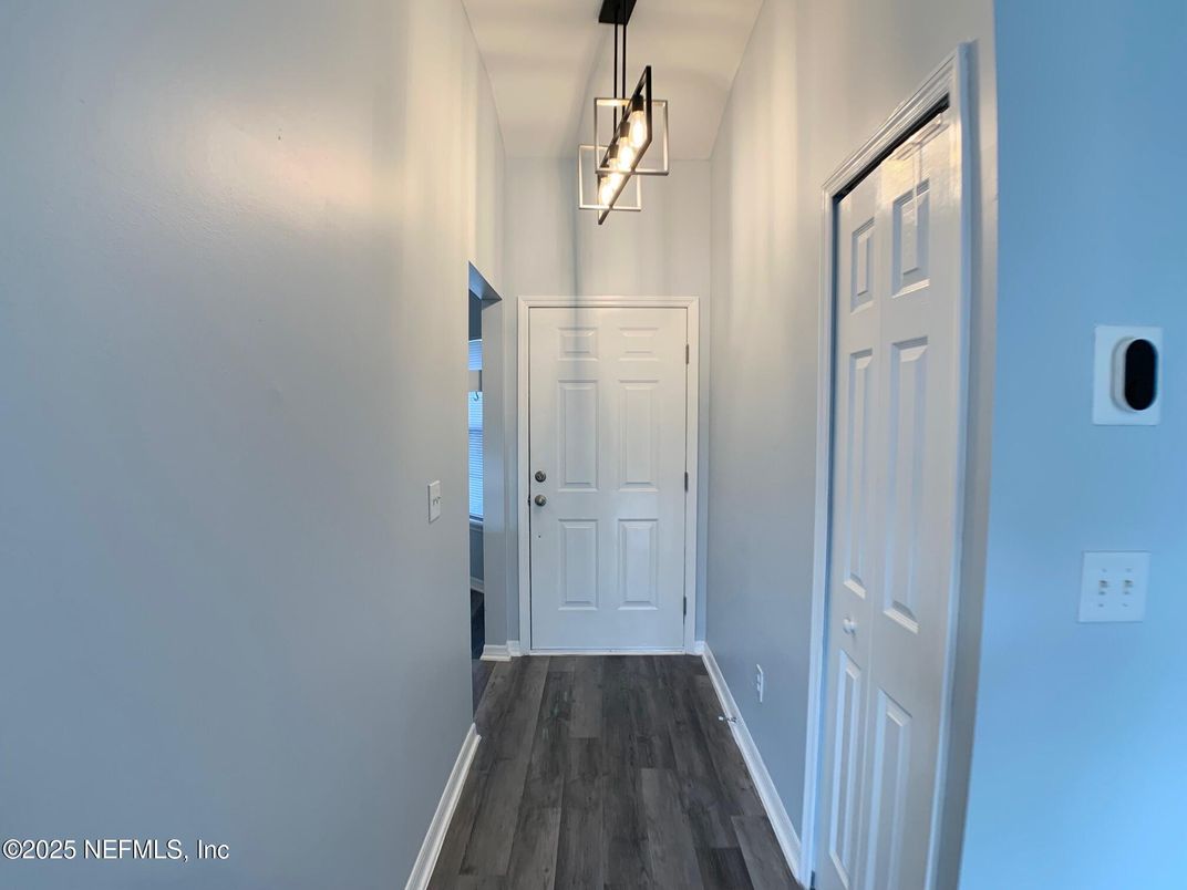 Interior, Pendant Lights, Wood Texture Flooring